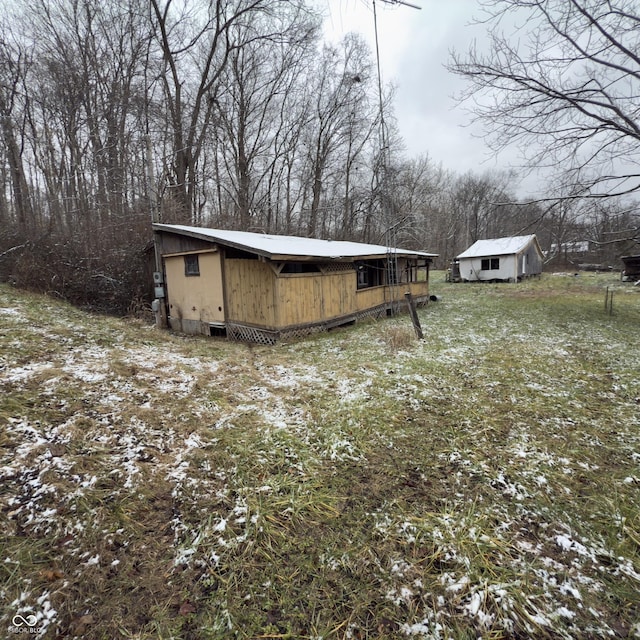 view of outbuilding