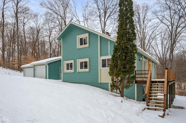 view of front of home featuring a wooden deck