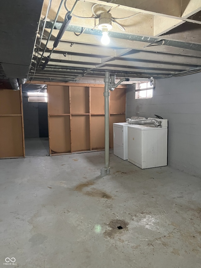 basement featuring independent washer and dryer