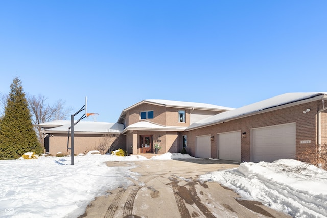 view of front facade featuring a garage