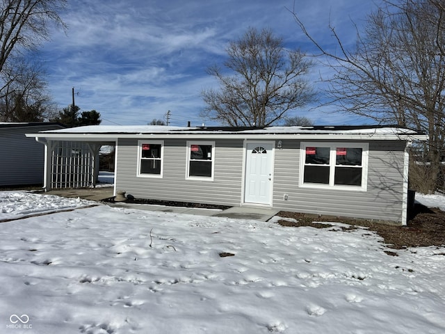 view of front of property