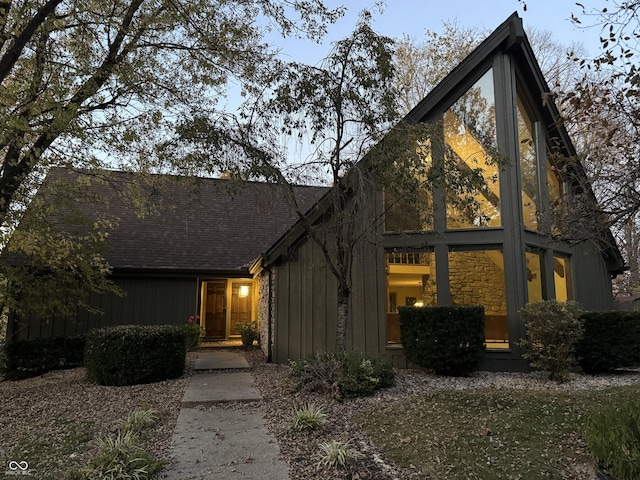 view of front of property