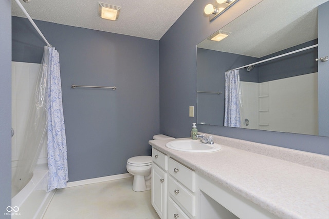 full bathroom with a textured ceiling, toilet, vanity, and shower / bath combo with shower curtain