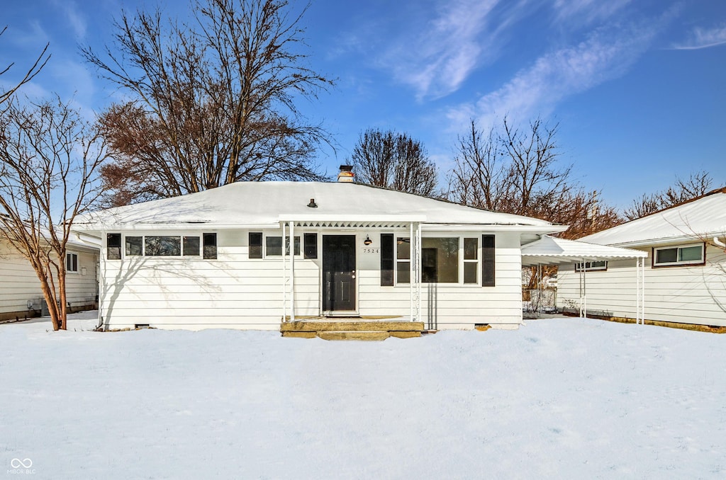 view of front of property