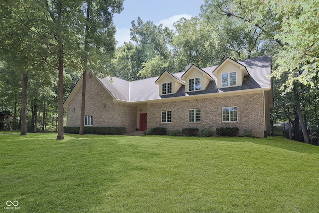 view of front of house featuring a front yard