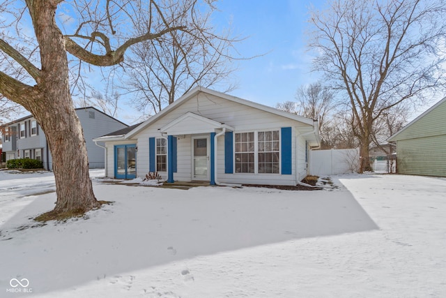 view of front of property