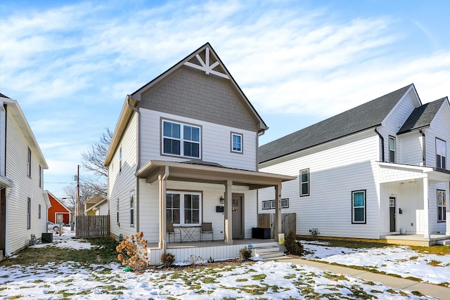 view of front of home featuring a porch