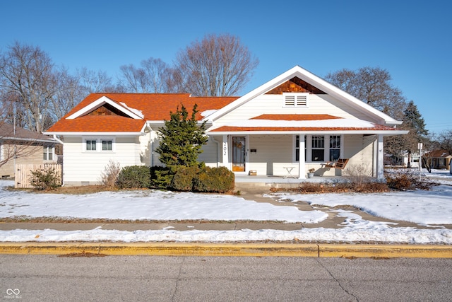 view of front of house featuring covered porch