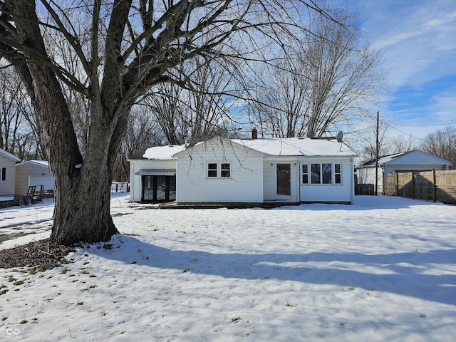 view of front of property