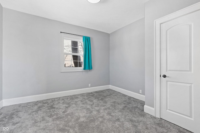 unfurnished room featuring carpet floors