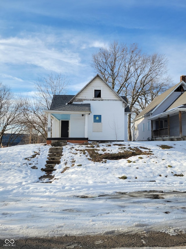 view of front of property