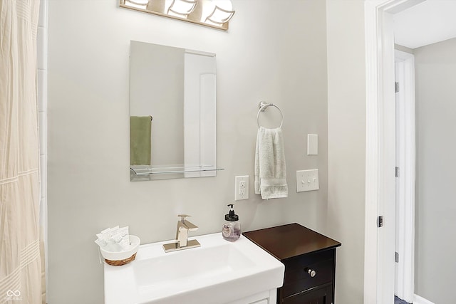 bathroom featuring sink