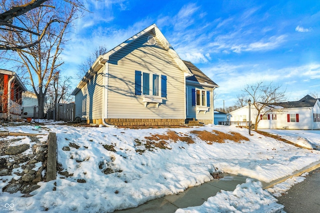 view of front of property