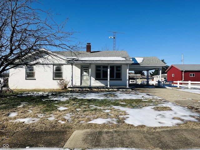 view of front of house with covered porch