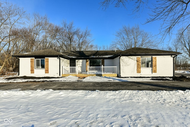 view of front facade with covered porch