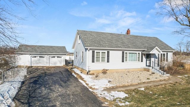 view of front facade featuring a garage