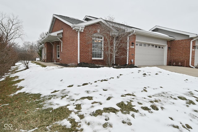 view of front facade featuring a garage