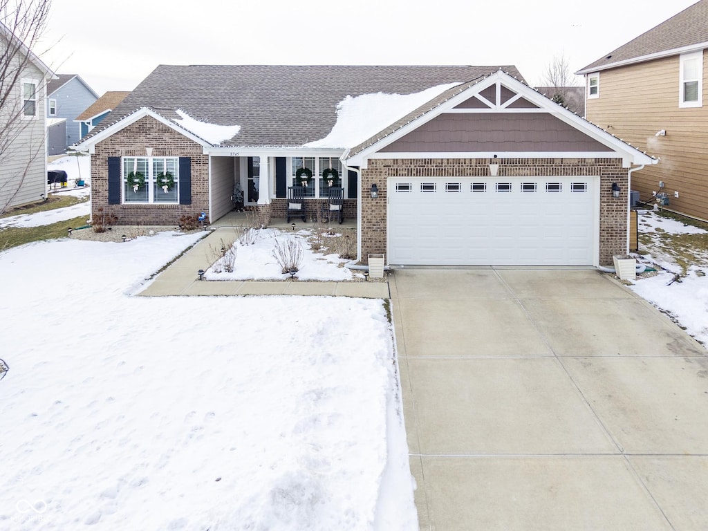 view of front facade featuring a garage