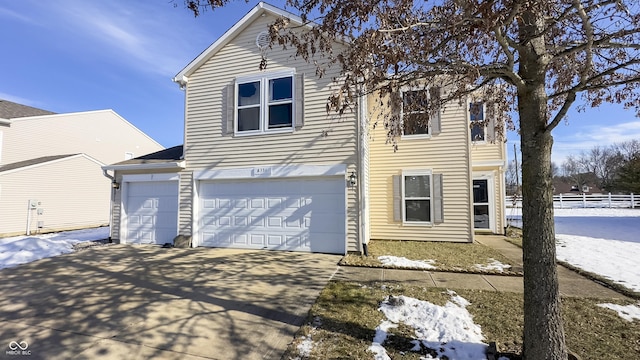 view of front property featuring a garage