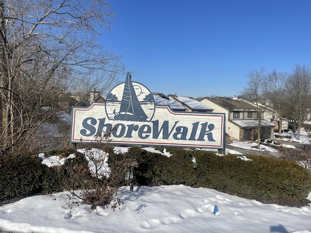 view of community / neighborhood sign