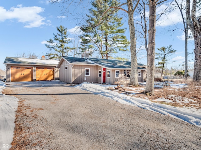 view of front facade featuring a garage