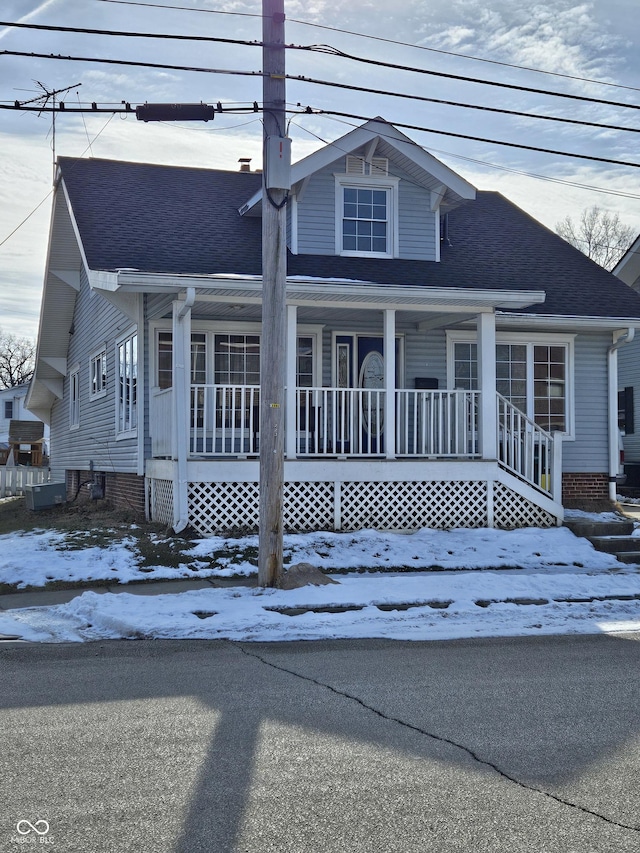 view of front of property with covered porch