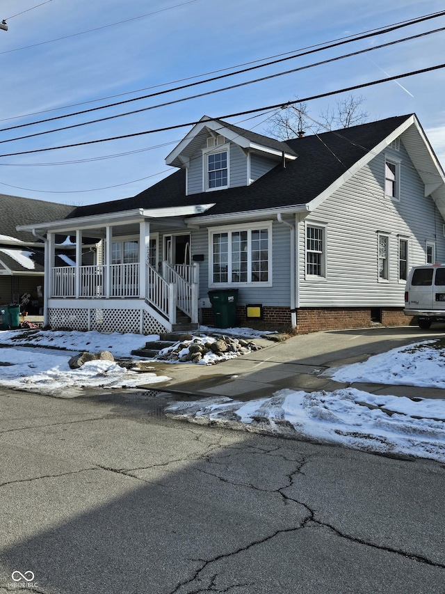 view of front of house with covered porch