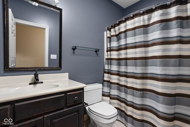 8552 E 550 S, Zionsville, IN 46077 - bathroom featuring vanity and a shower with shower curtain