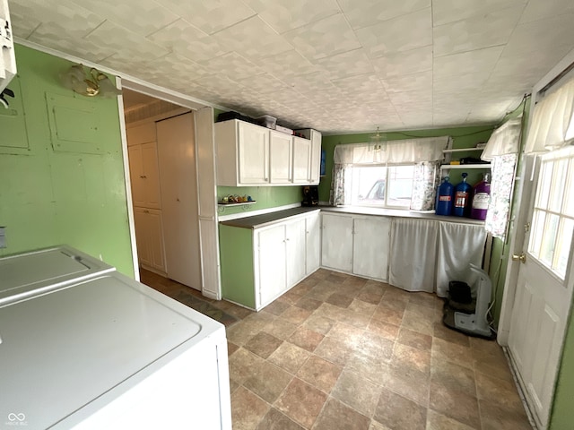 laundry area featuring washer / dryer