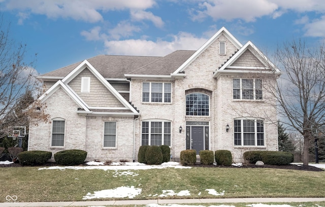 view of front of property with a front yard