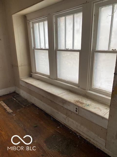 room details featuring hardwood / wood-style flooring