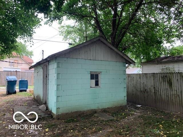 view of outbuilding