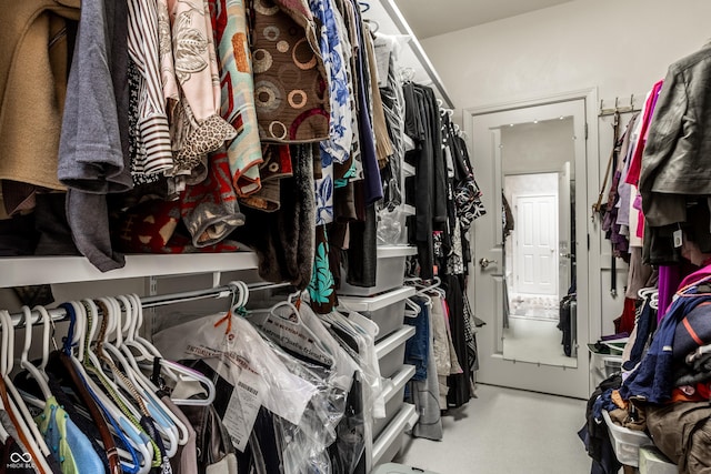 view of spacious closet