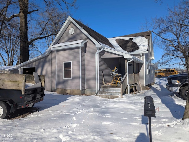 view of front of house featuring covered porch