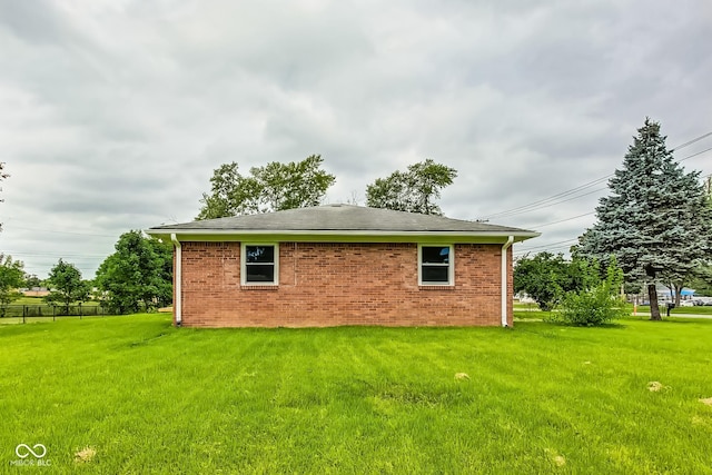 exterior space featuring a lawn