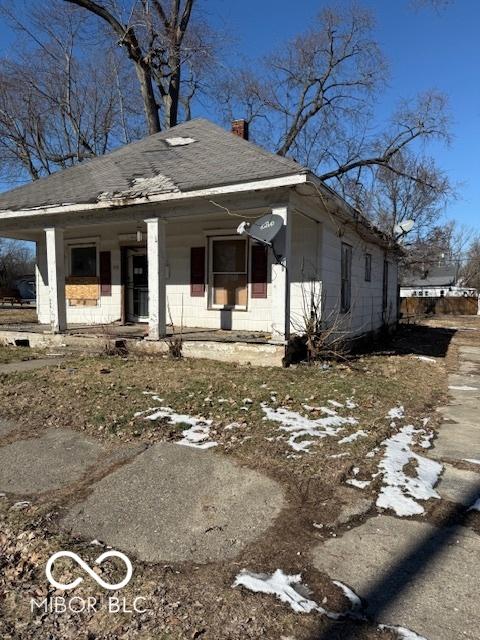 bungalow with a porch