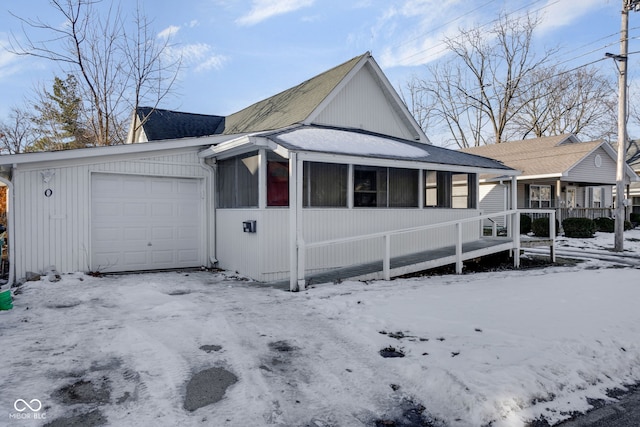 view of front of home featuring a garage