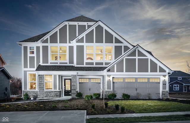 view of front of home featuring a lawn