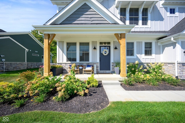 view of front facade featuring a porch