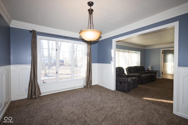 carpeted living room featuring crown molding