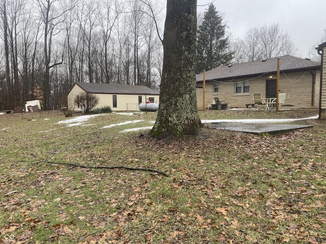 view of yard featuring a patio area