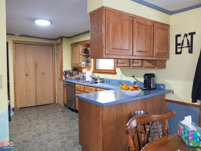 kitchen featuring crown molding, sink, stainless steel dishwasher, and kitchen peninsula