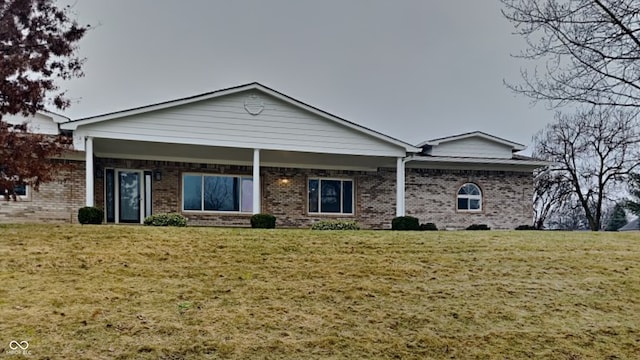 view of front of house with a front yard