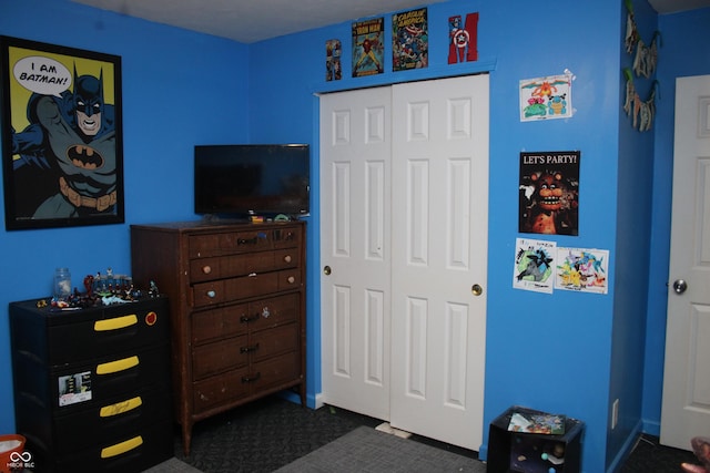 bedroom featuring a closet