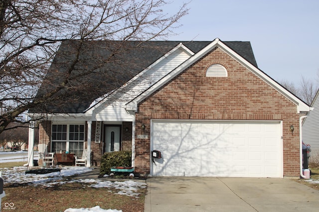 view of front property featuring a garage