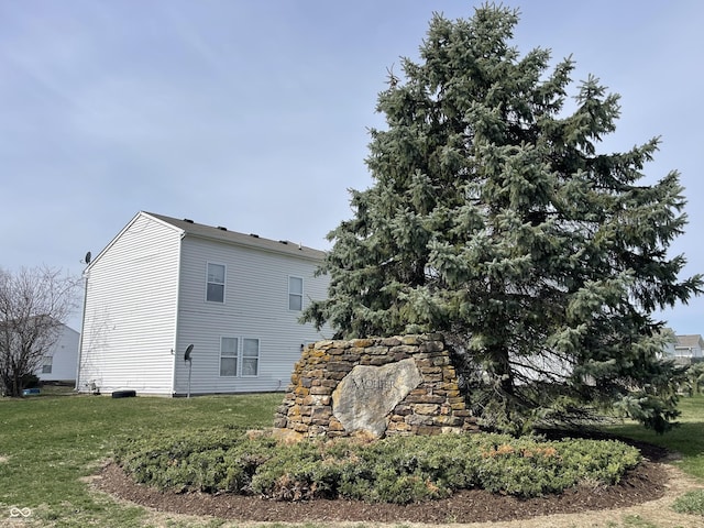 7842 Cork Bend Ln, Indianapolis, IN 46239 - view of side of property featuring a yard