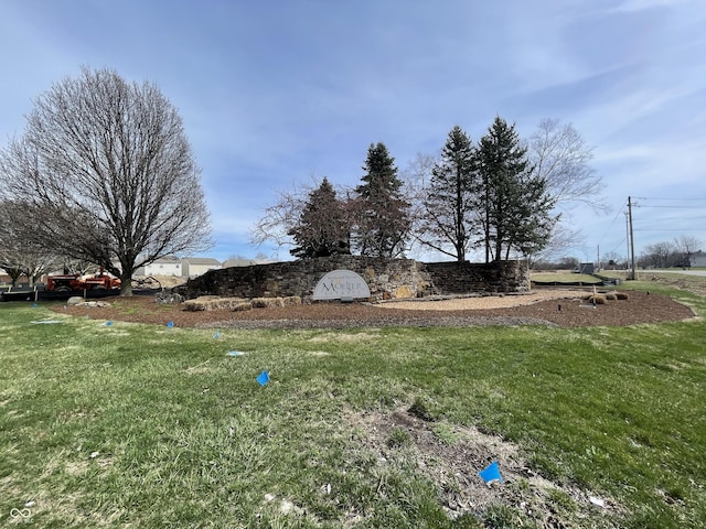 7842 Cork Bend Ln, Indianapolis, IN 46239 - view of yard