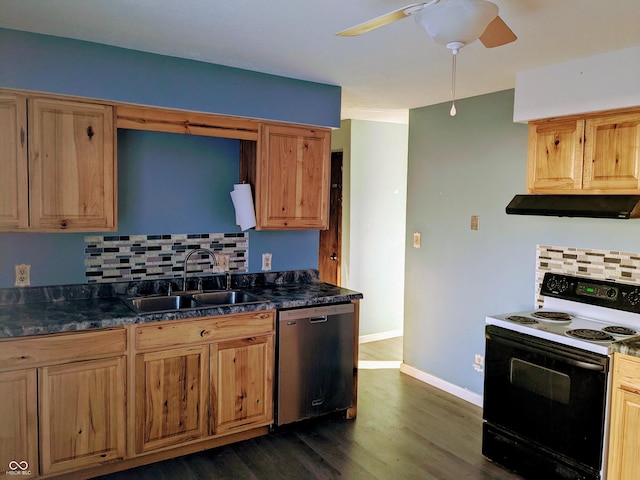 kitchen with sink, dark wood-type flooring, ceiling fan, electric range, and stainless steel dishwasher