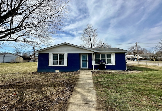 view of front of house featuring a front yard