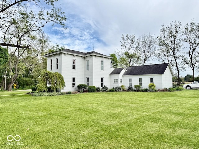 12801 E Edgewater Rd, Albany, IN 47320 - view of front of home featuring a front yard